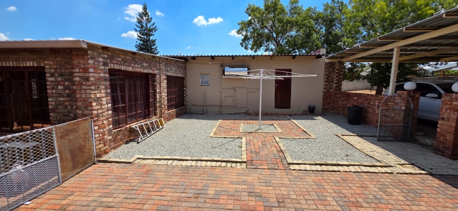 4 Bedroom Property for Sale in Collerville North West